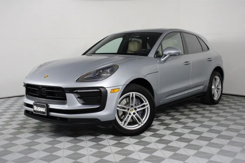 2025 Porsche Macan photo 1