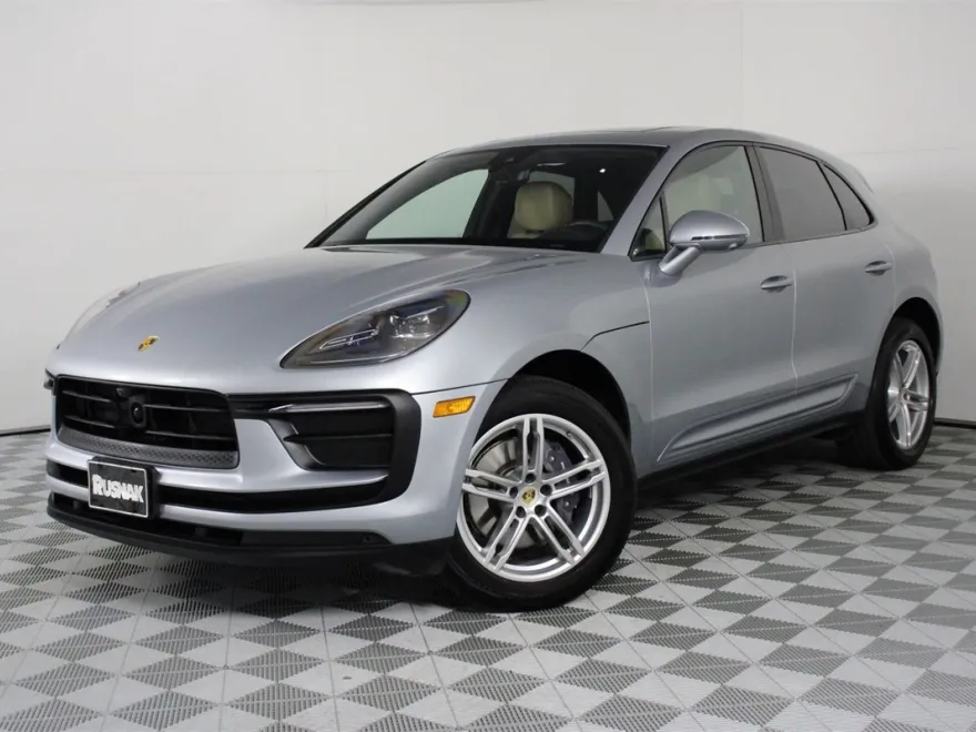 2025 Porsche Macan photo 1