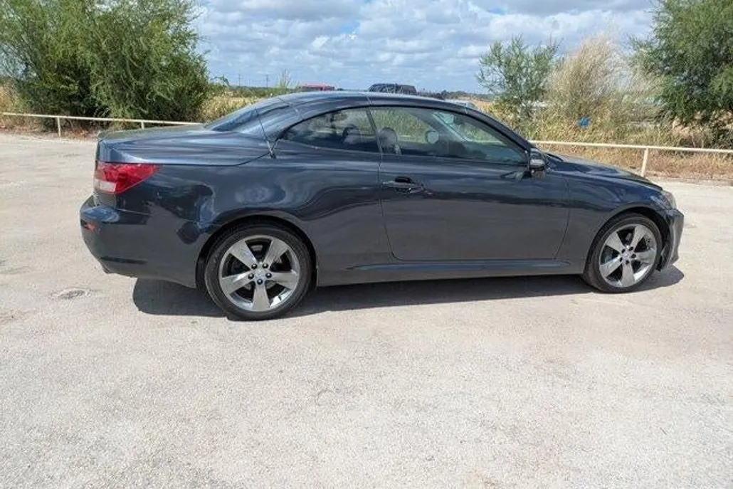 2011 Lexus IS 350C photo 1