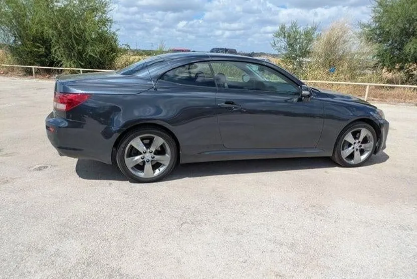 2011 Lexus IS 350C photo 1