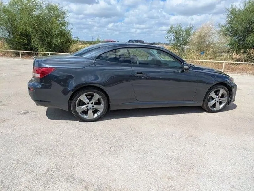 2011 Lexus IS 350C photo 1