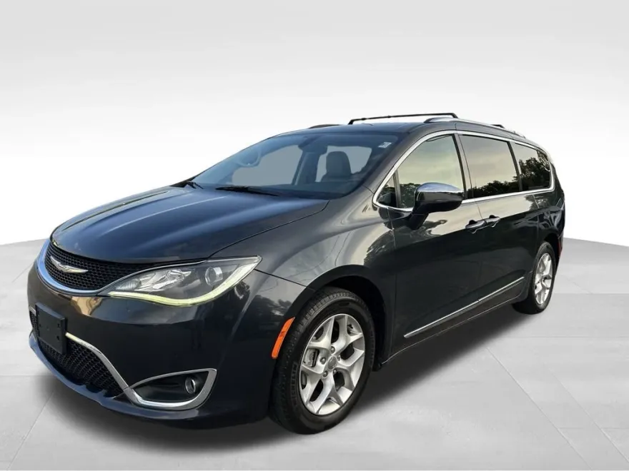 2020 Chrysler Pacifica Limited photo 1