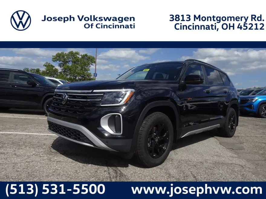 2024 Volkswagen Atlas Peak Edition SEL photo 1