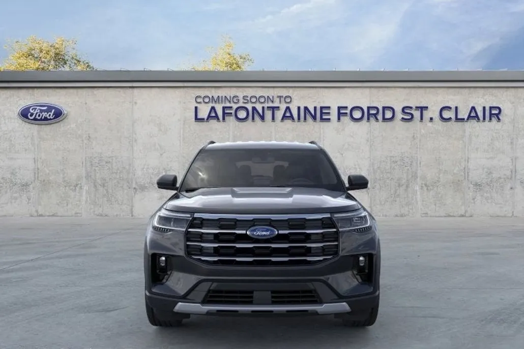 2025 Ford Explorer photo 1