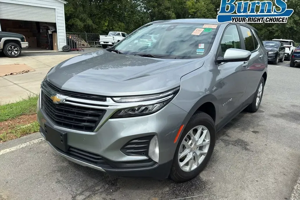 2024 Chevrolet Equinox LT photo 1