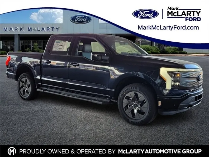 2025 Ford F-150 Lightning Lariat photo 1