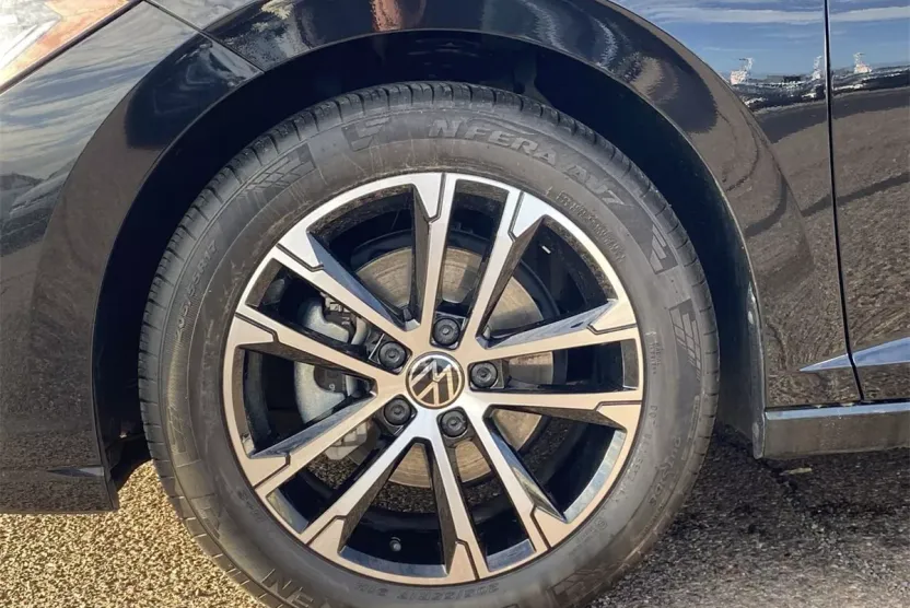 2025 Volkswagen Jetta 1.5T Sport photo 1