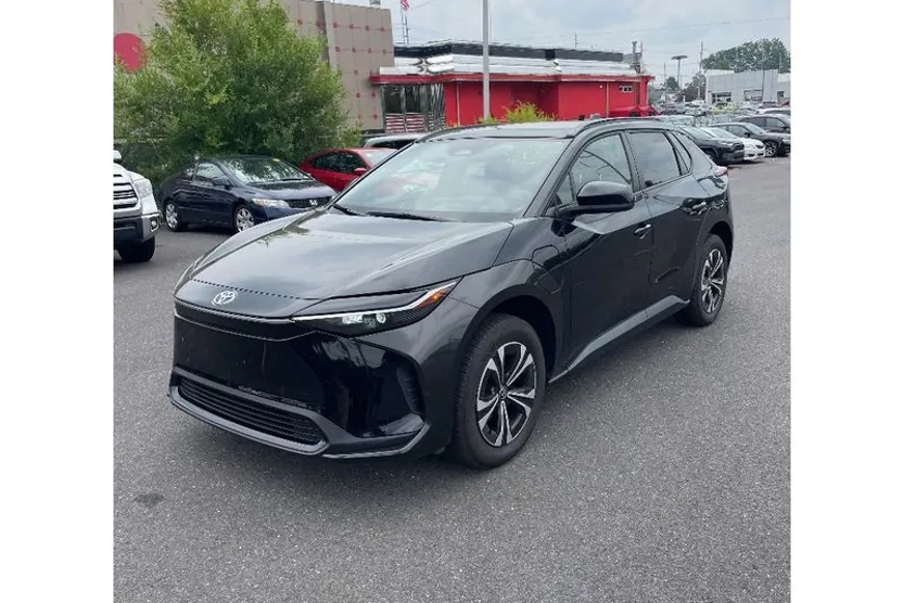 2023 Toyota bZ4X XLE photo 1