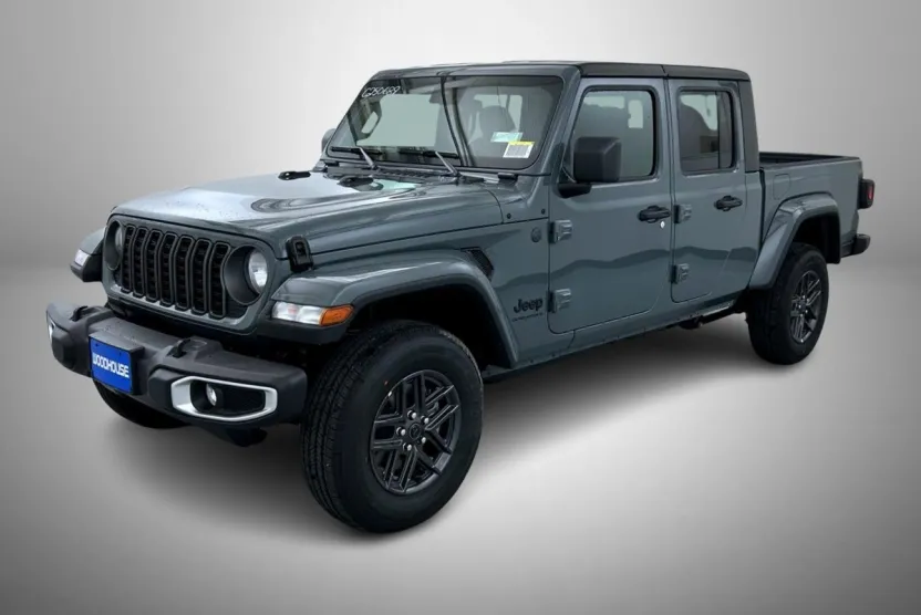 2025 Jeep Gladiator Sport S photo 1