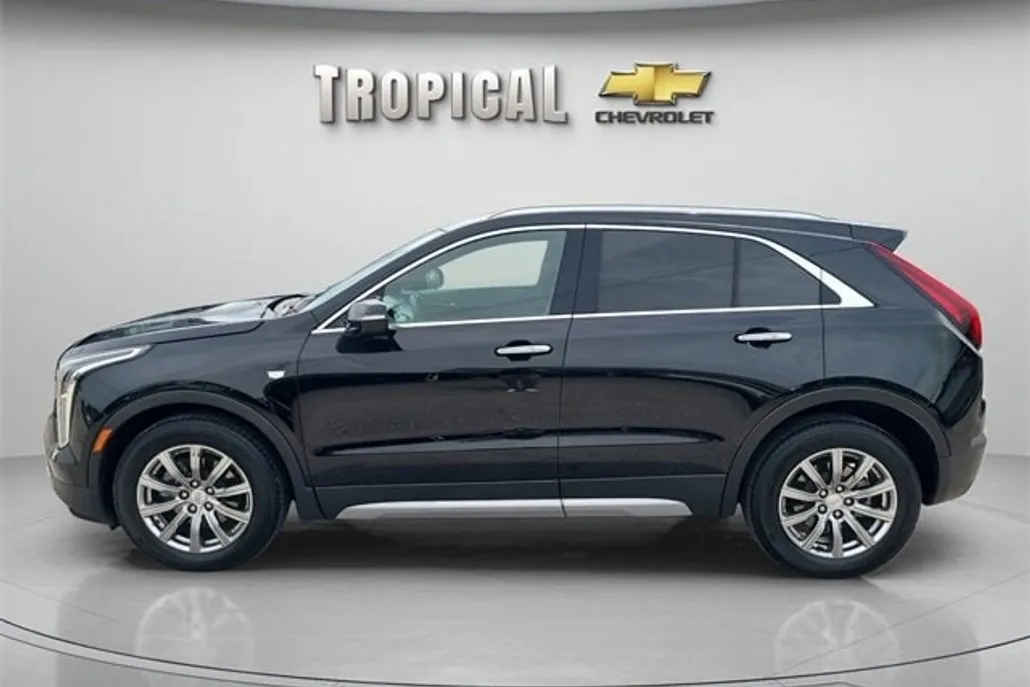2023 Cadillac XT4 Premium Luxury photo 1