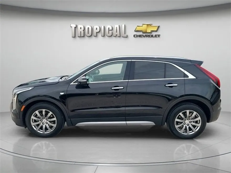 2023 Cadillac XT4 Premium Luxury photo 1