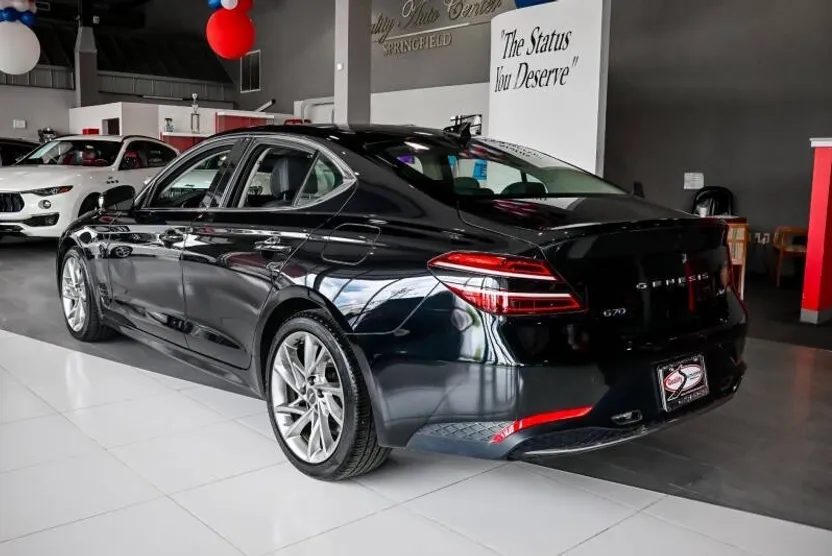 2022 Genesis G70 2.0T photo 1
