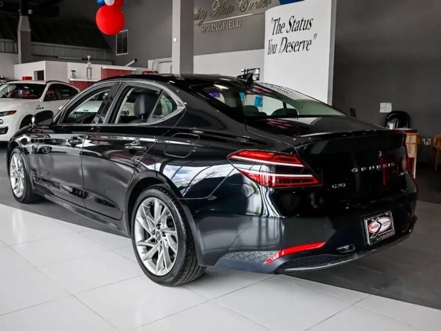 2022 Genesis G70 2.0T photo 1