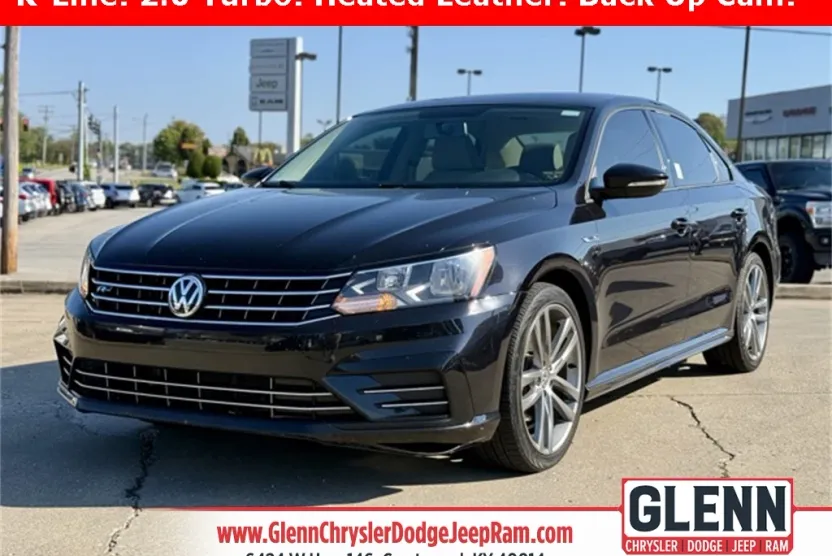 2018 Volkswagen Passat 2.0T R-Line photo 1