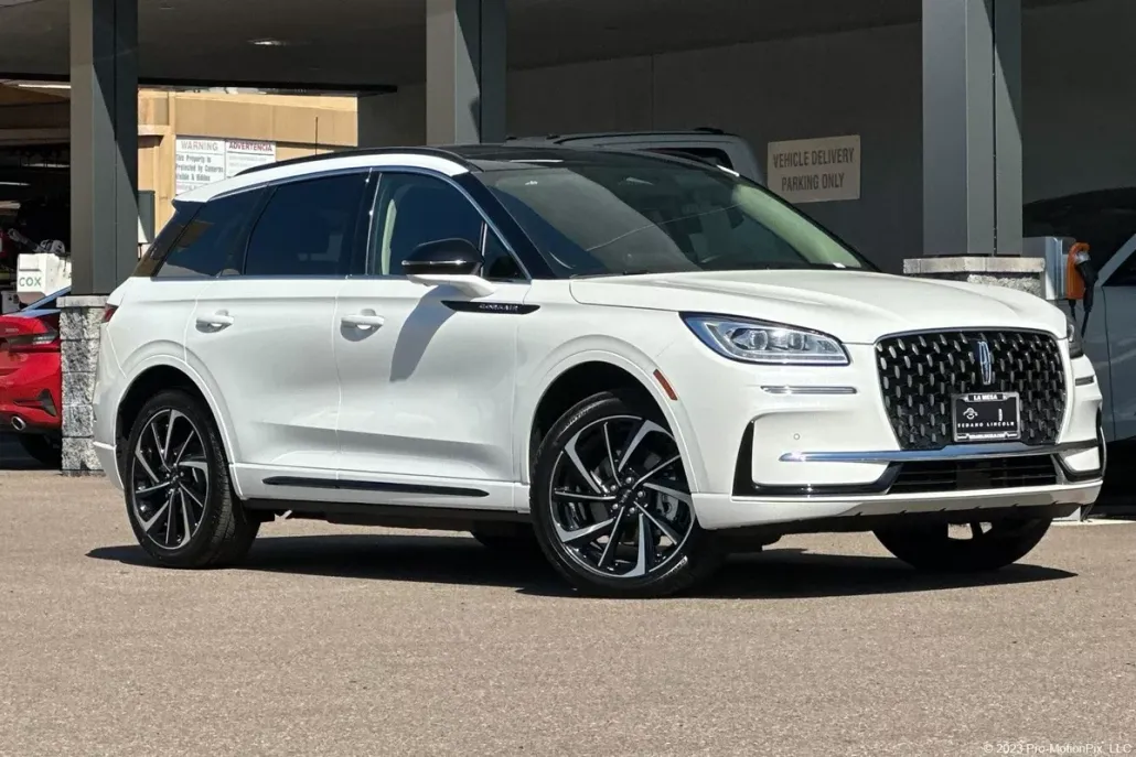 2025 Lincoln Corsair Grand Touring photo 1