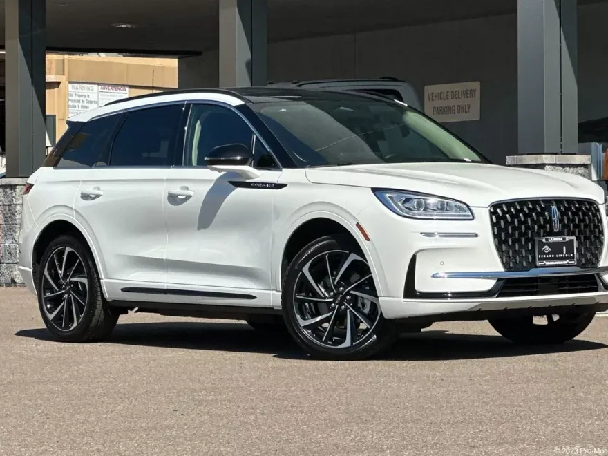 2025 Lincoln Corsair Grand Touring photo 1