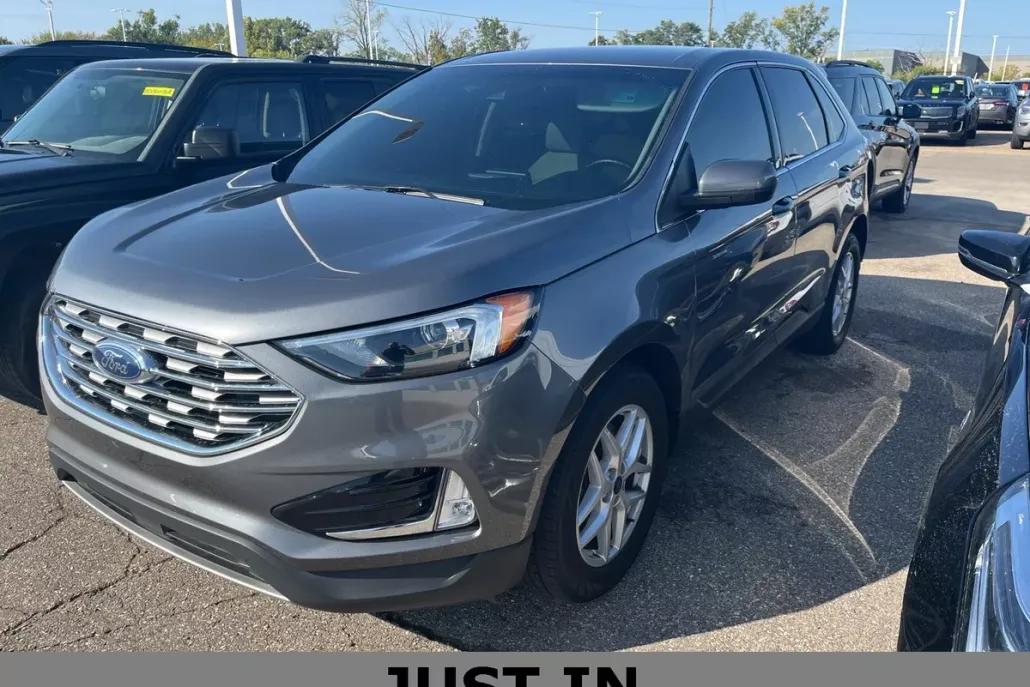 2022 Ford Edge SEL photo 1