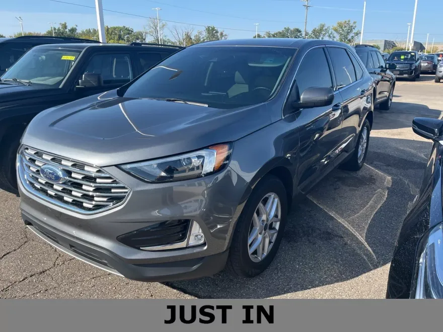 2022 Ford Edge SEL photo 1