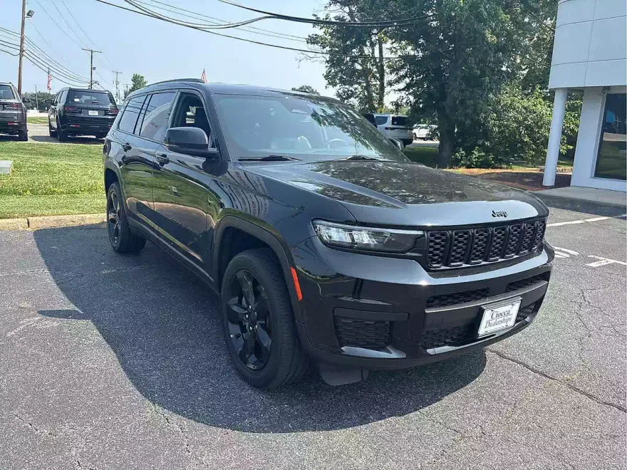 2021 Jeep Grand Cherokee Altitude photo 1