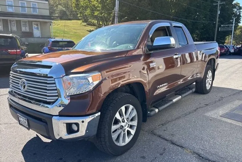 2017 Toyota Tundra Limited photo 1