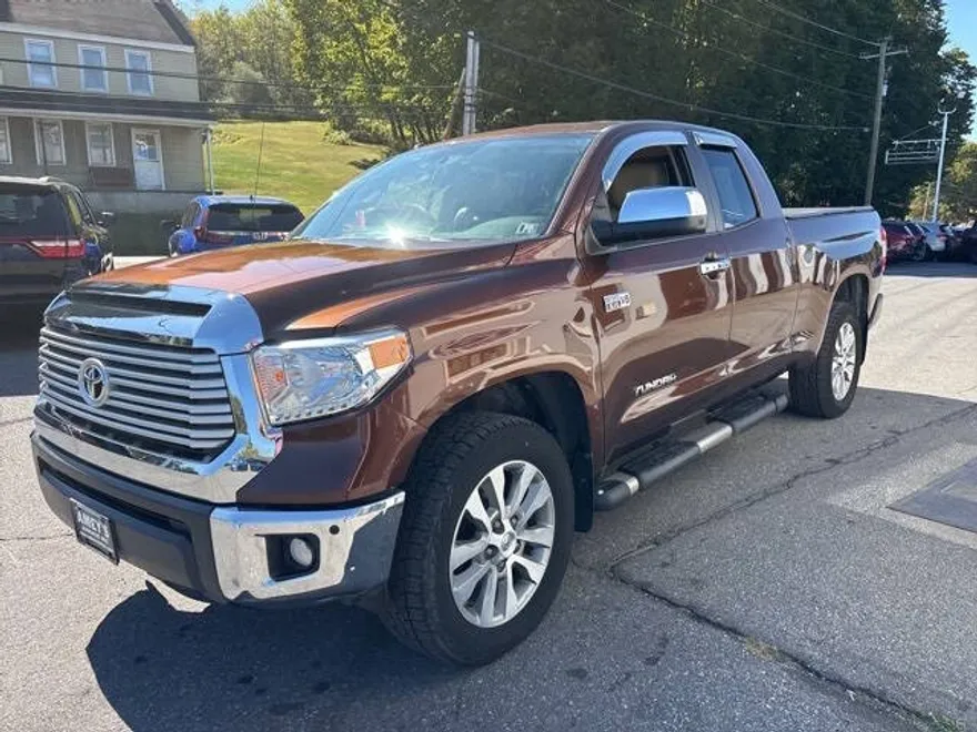 2017 Toyota Tundra Limited photo 1