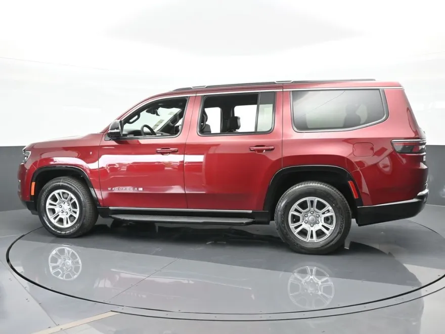 2024 Jeep Wagoneer photo 1