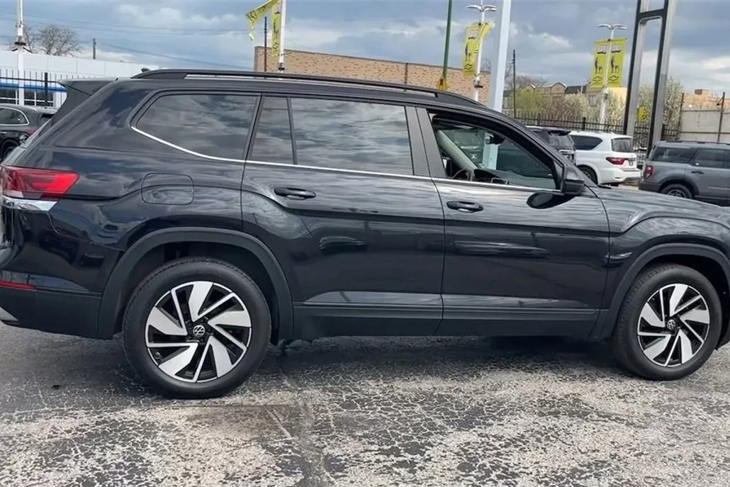 2024 Volkswagen Atlas SE Technology photo 1