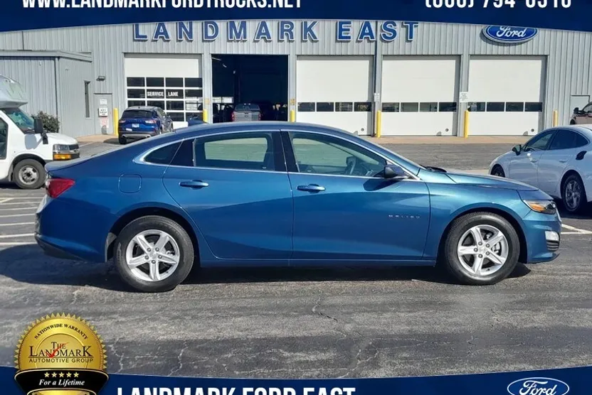 2024 Chevrolet Malibu 1LT photo 1