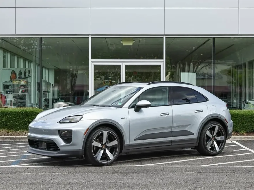 2025 Porsche Macan 4 Electric photo 1