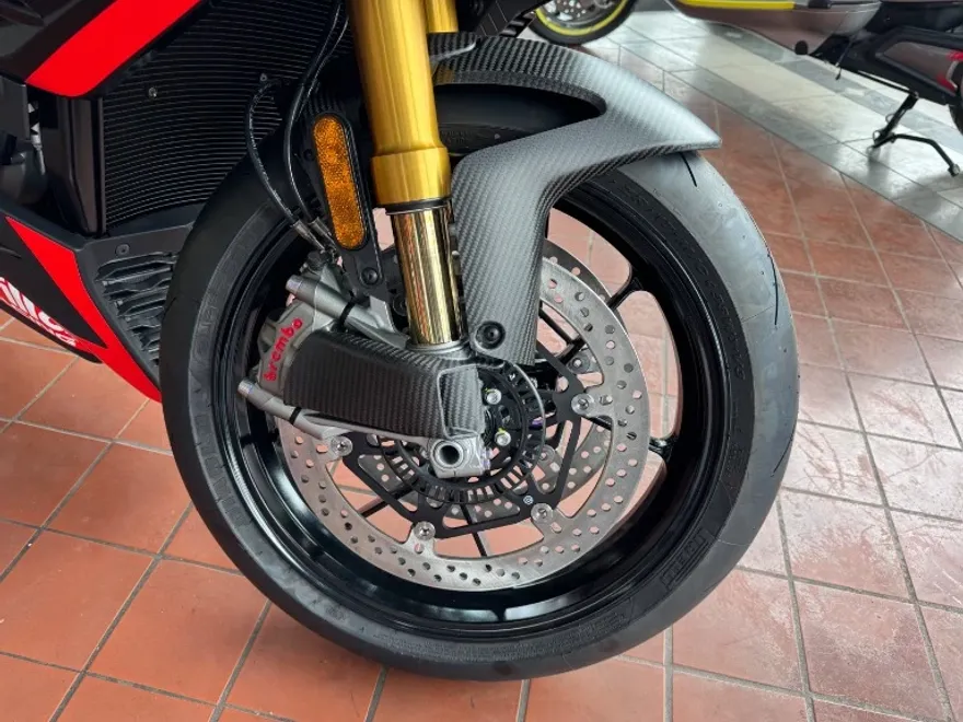 2024 Aprilia Tuono V4 Factory photo 1