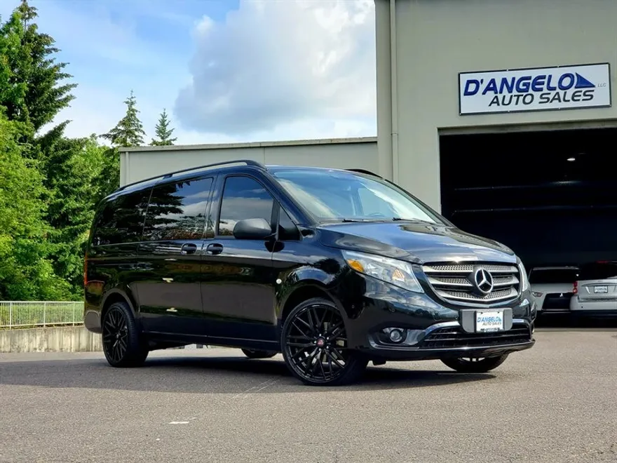 2016 Mercedes Benz Metris Passenger photo 1