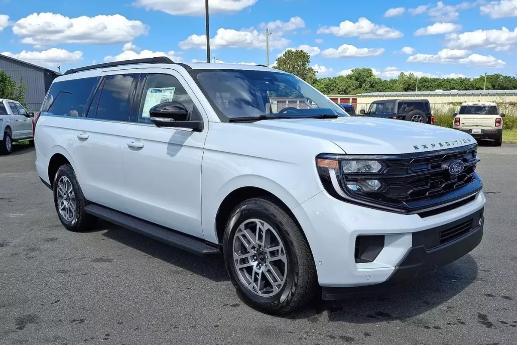 2025 Ford Expedition MAX photo 1