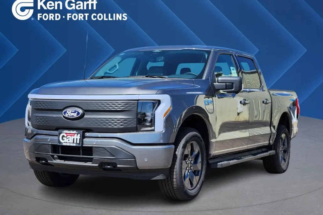 2025 Ford F-150 Lightning photo 1