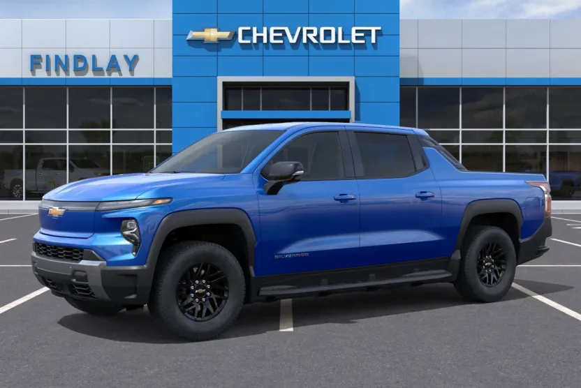 2025 Chevrolet Silverado LT photo 1