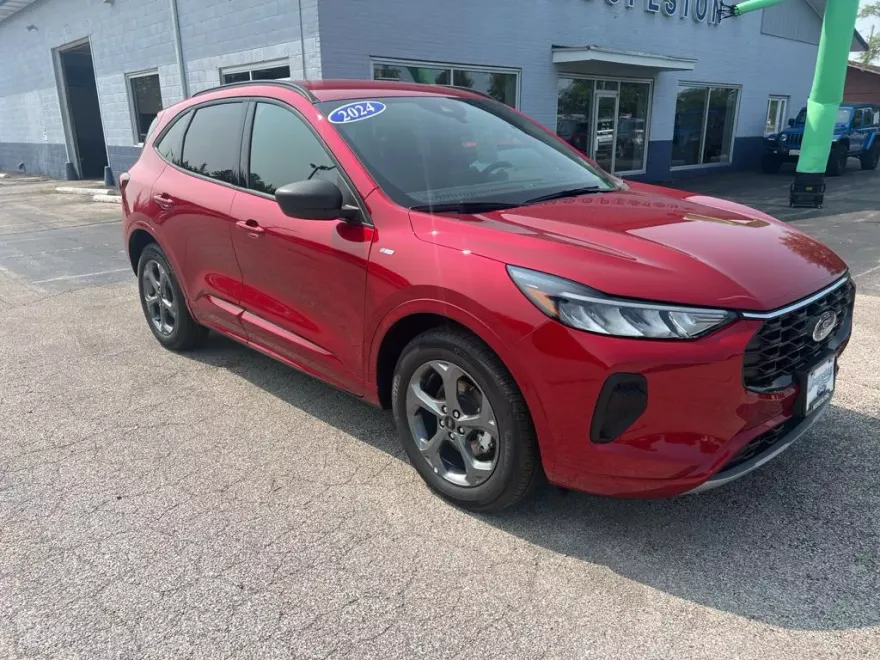 2024 Ford Escape ST-Line photo 1