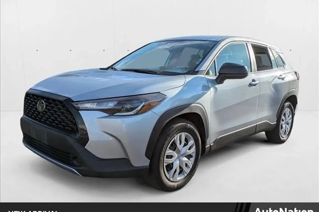 2024 Toyota Corolla Cross L photo 1