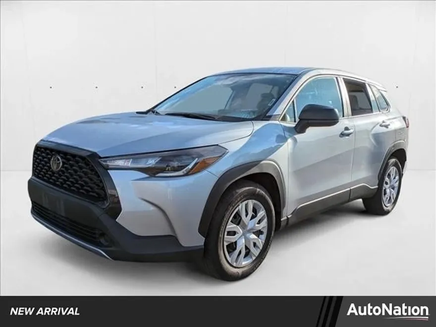 2024 Toyota Corolla Cross L photo 1