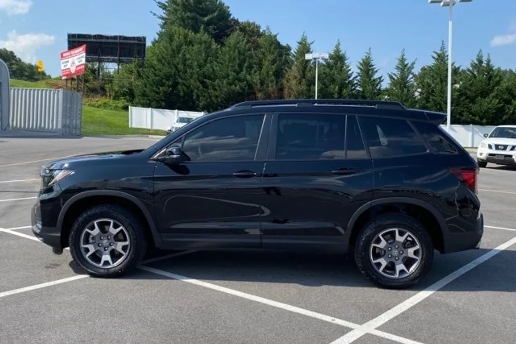 2022 Honda Passport TrailSport photo 1