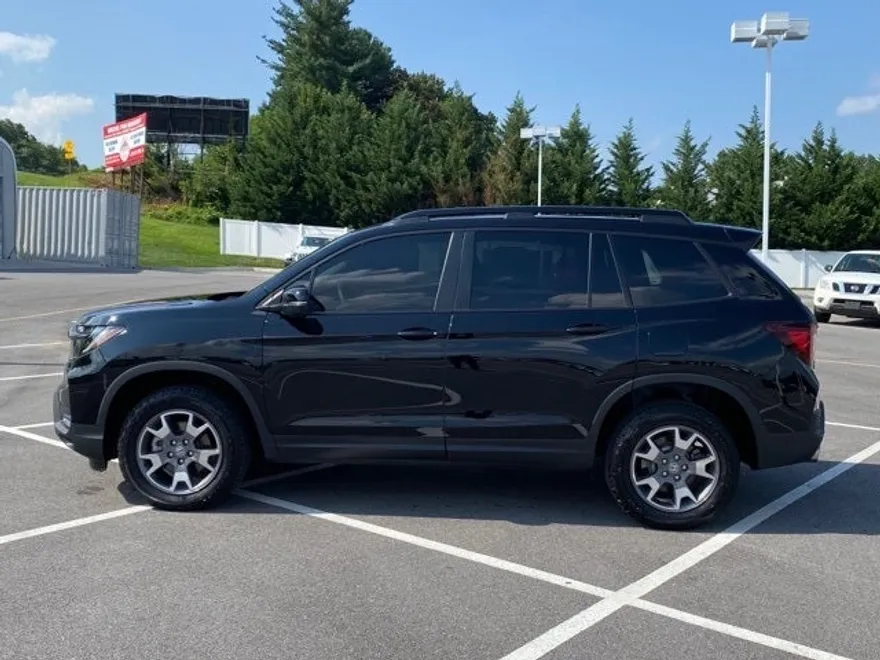 2022 Honda Passport TrailSport photo 1