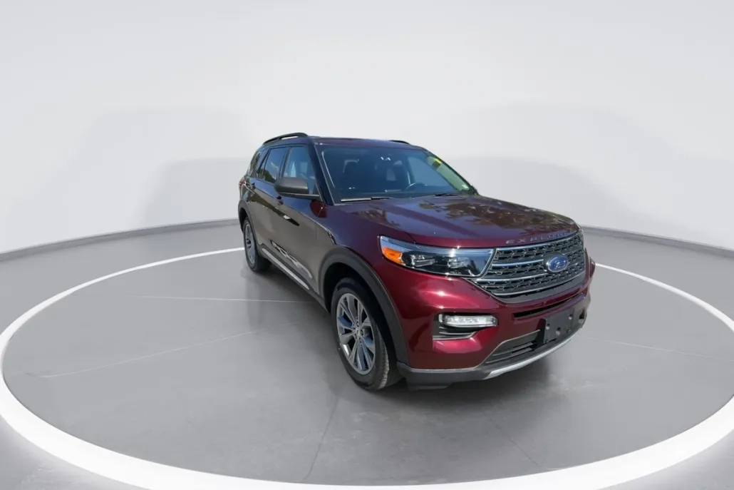 2022 Ford Explorer XLT photo 1