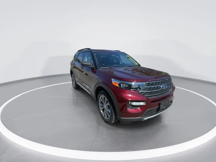 2022 Ford Explorer XLT photo 1