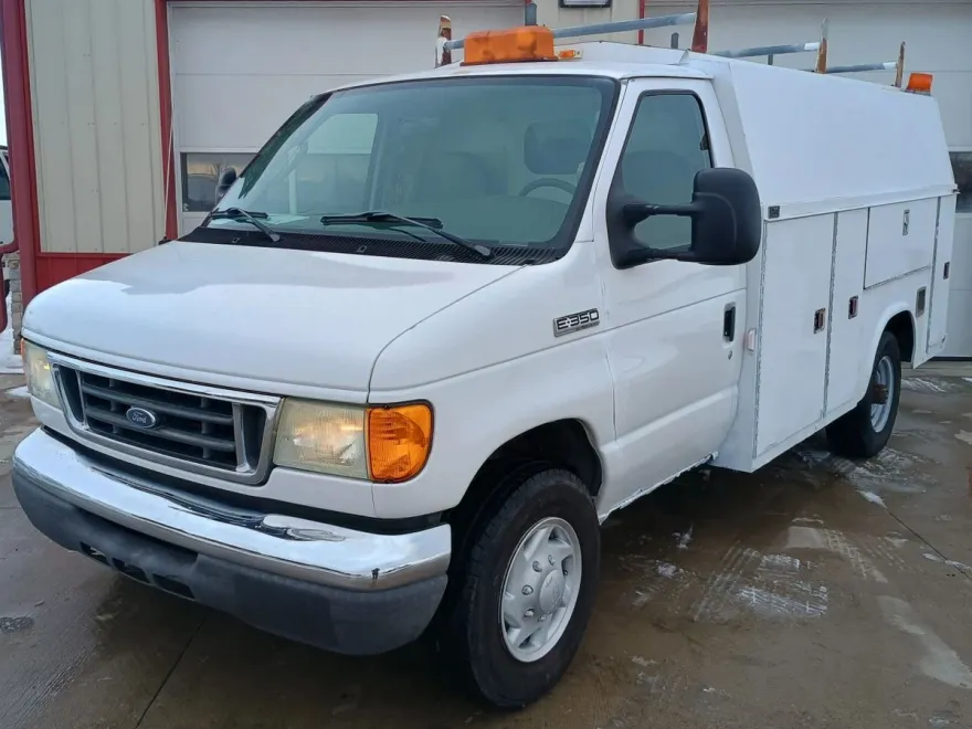 2006 Ford E-350 photo 1