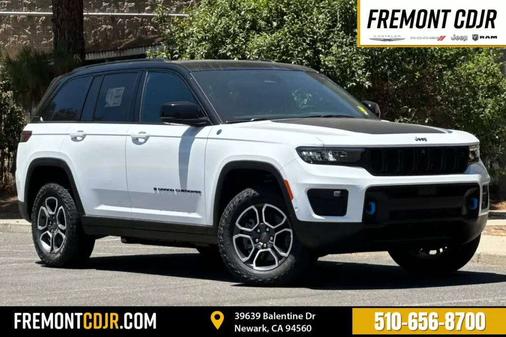 2023 Jeep Grand Cherokee Trailhawk 4xe photo 1