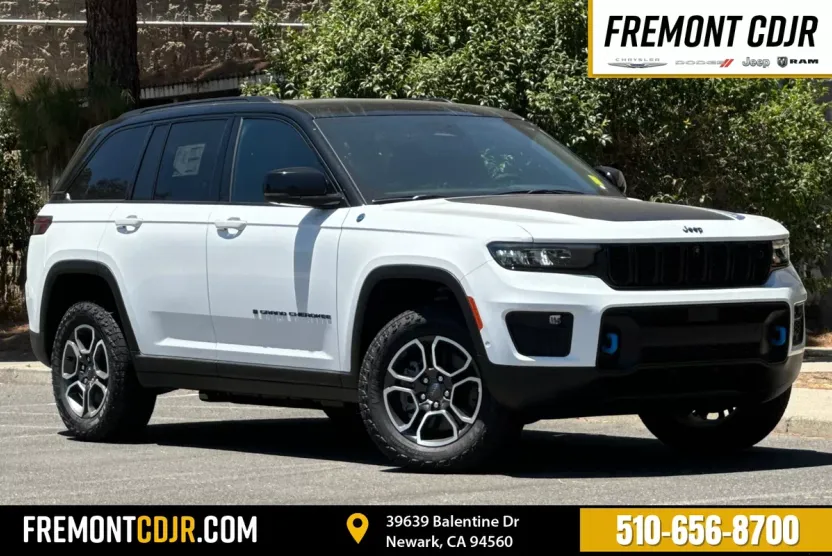 2023 Jeep Grand Cherokee Trailhawk 4xe photo 1
