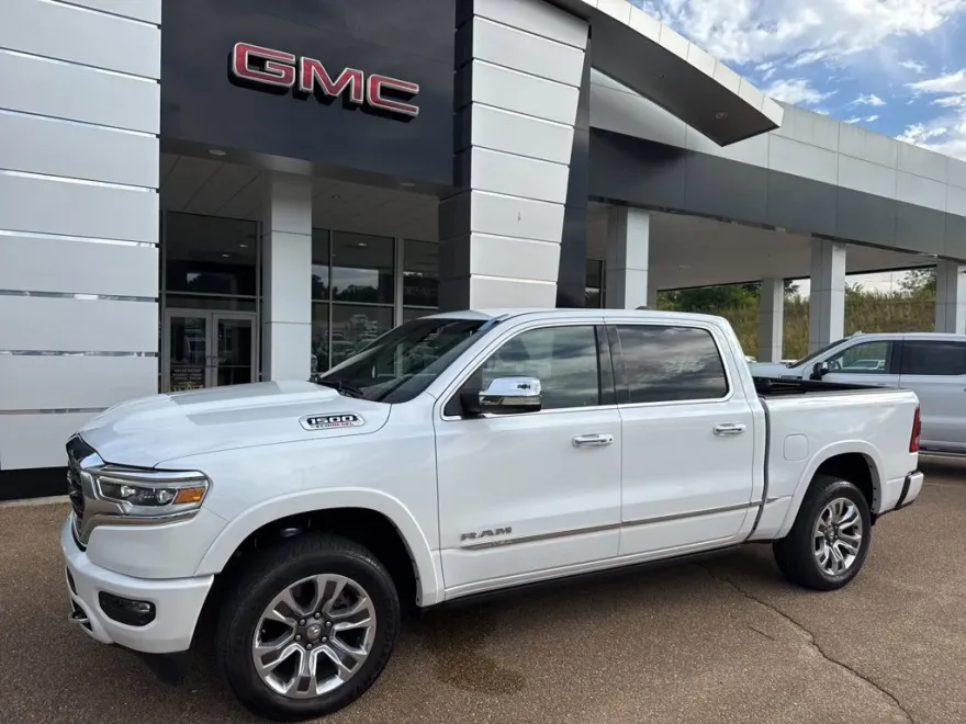 2022 Ram 1500 Limited photo 1