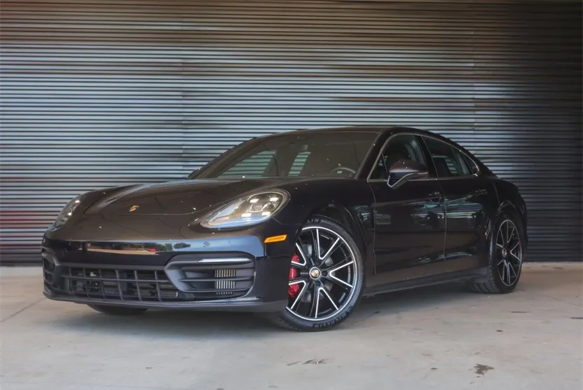 2022 Porsche Panamera 4S photo 1