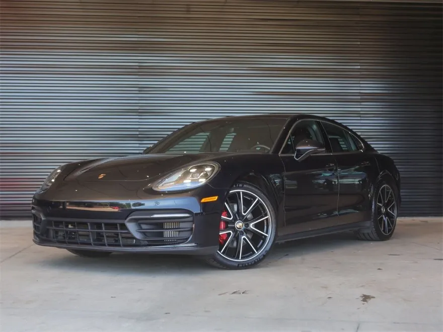2022 Porsche Panamera 4S photo 1