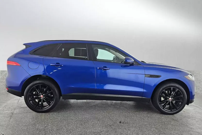 2019 Jaguar F-PACE Prestige photo 1