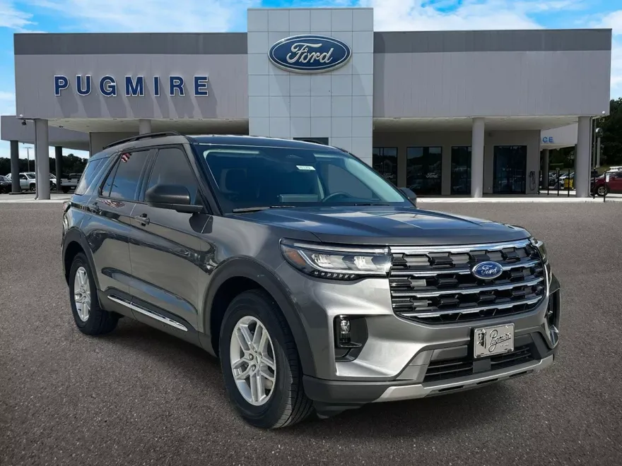 2025 Ford Explorer photo 1