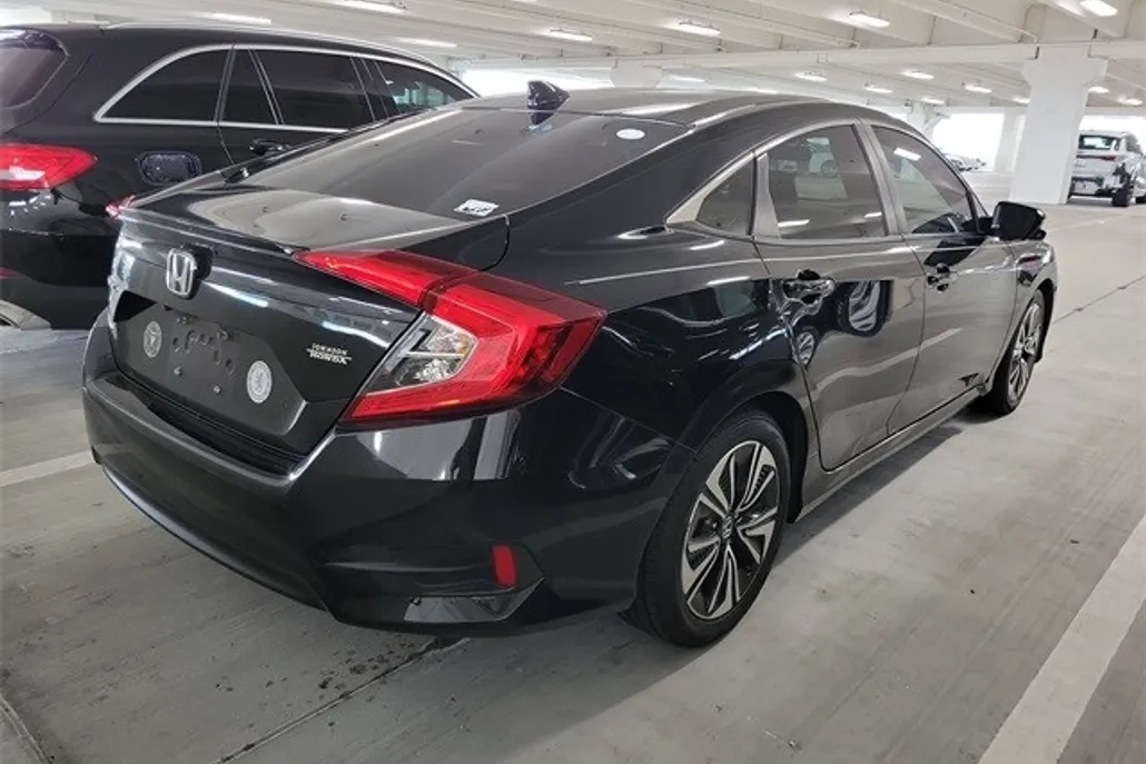 2018 Honda Civic EX-T photo 1